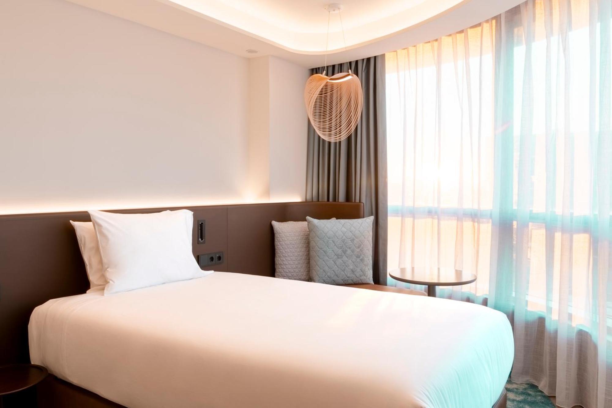 Labtwentytwo Barcelona, A Tribute Portfolio Hotel By Marriott Екстериор снимка