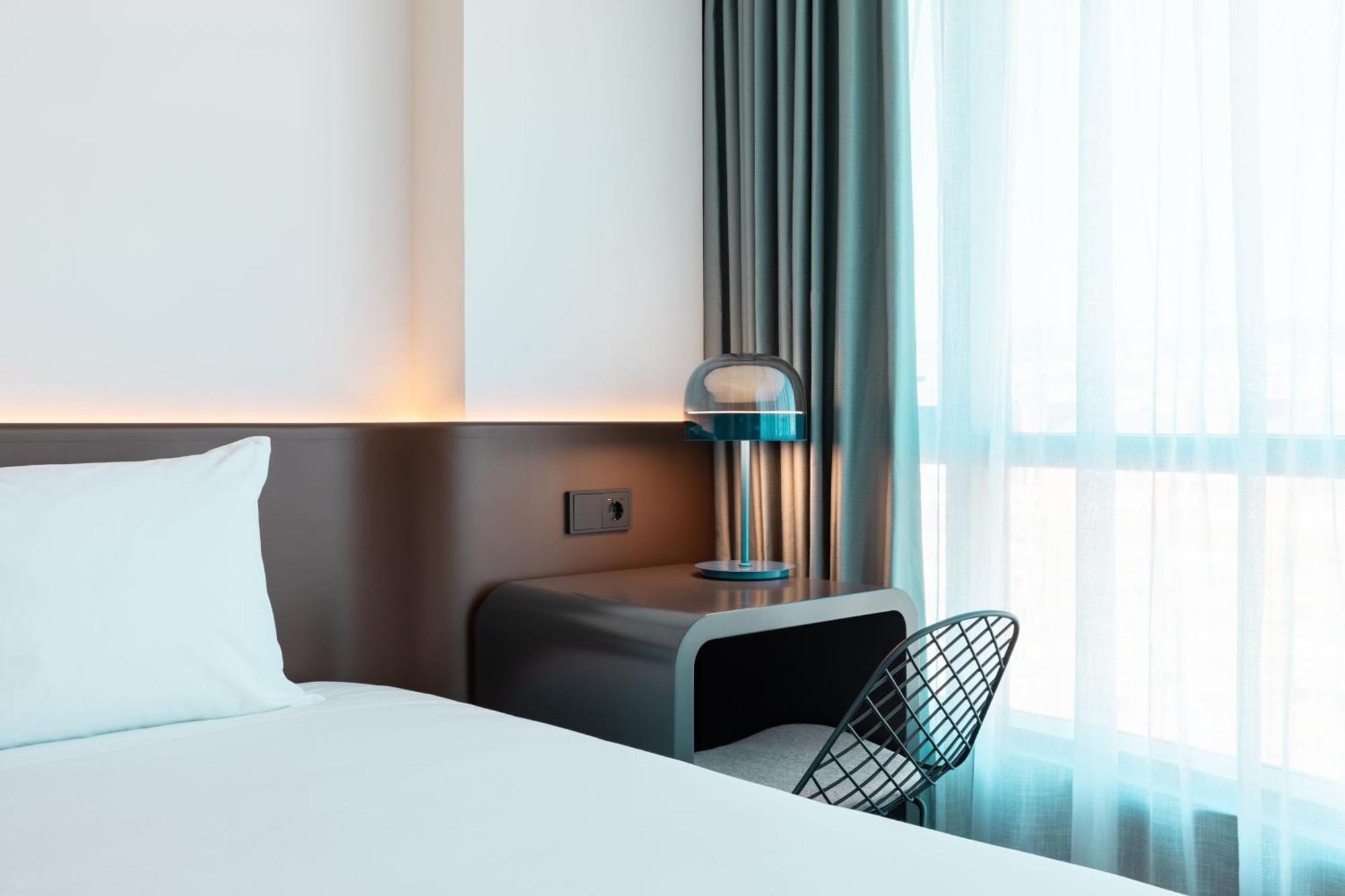 Labtwentytwo Barcelona, A Tribute Portfolio Hotel By Marriott Екстериор снимка