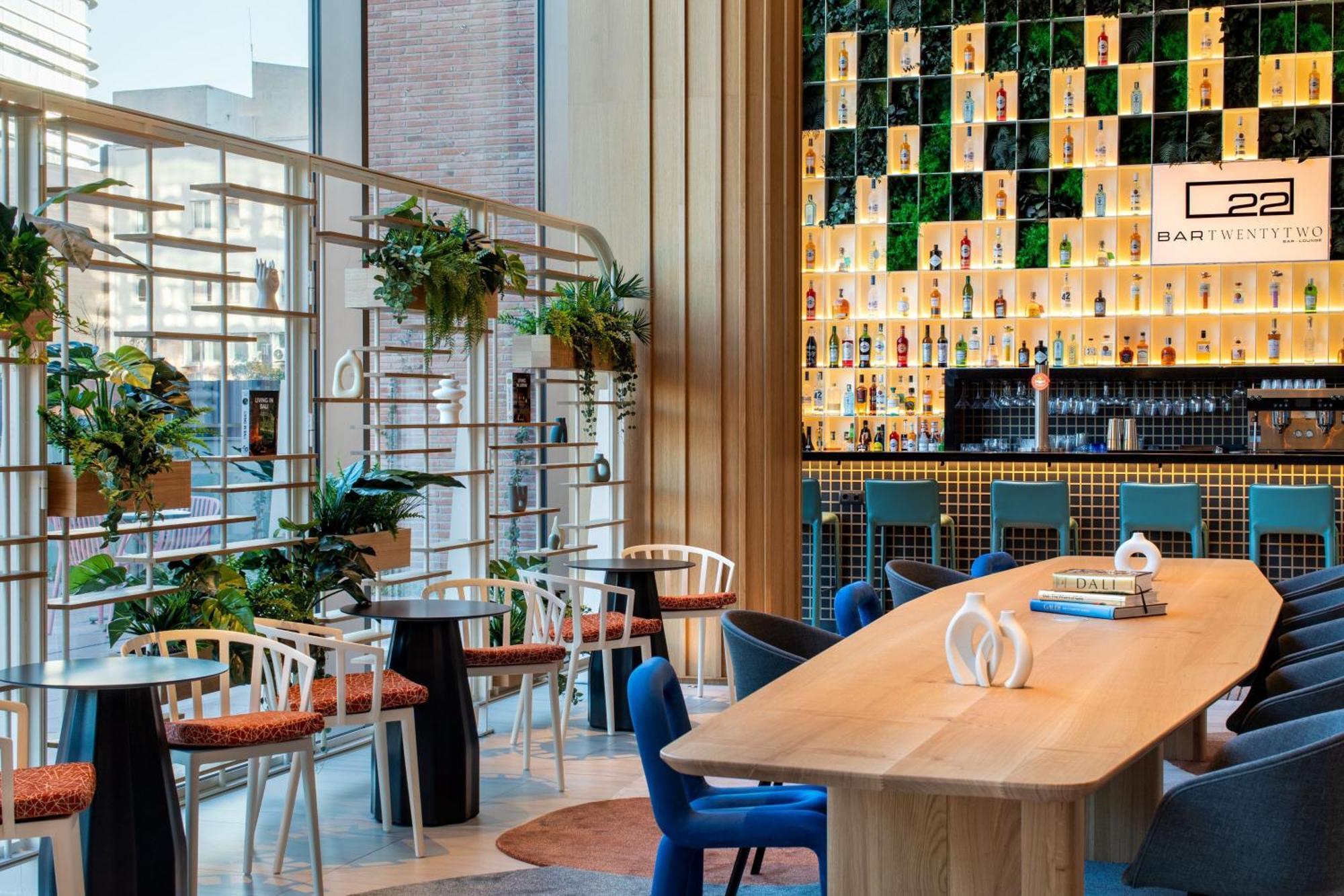 Labtwentytwo Barcelona, A Tribute Portfolio Hotel By Marriott Екстериор снимка