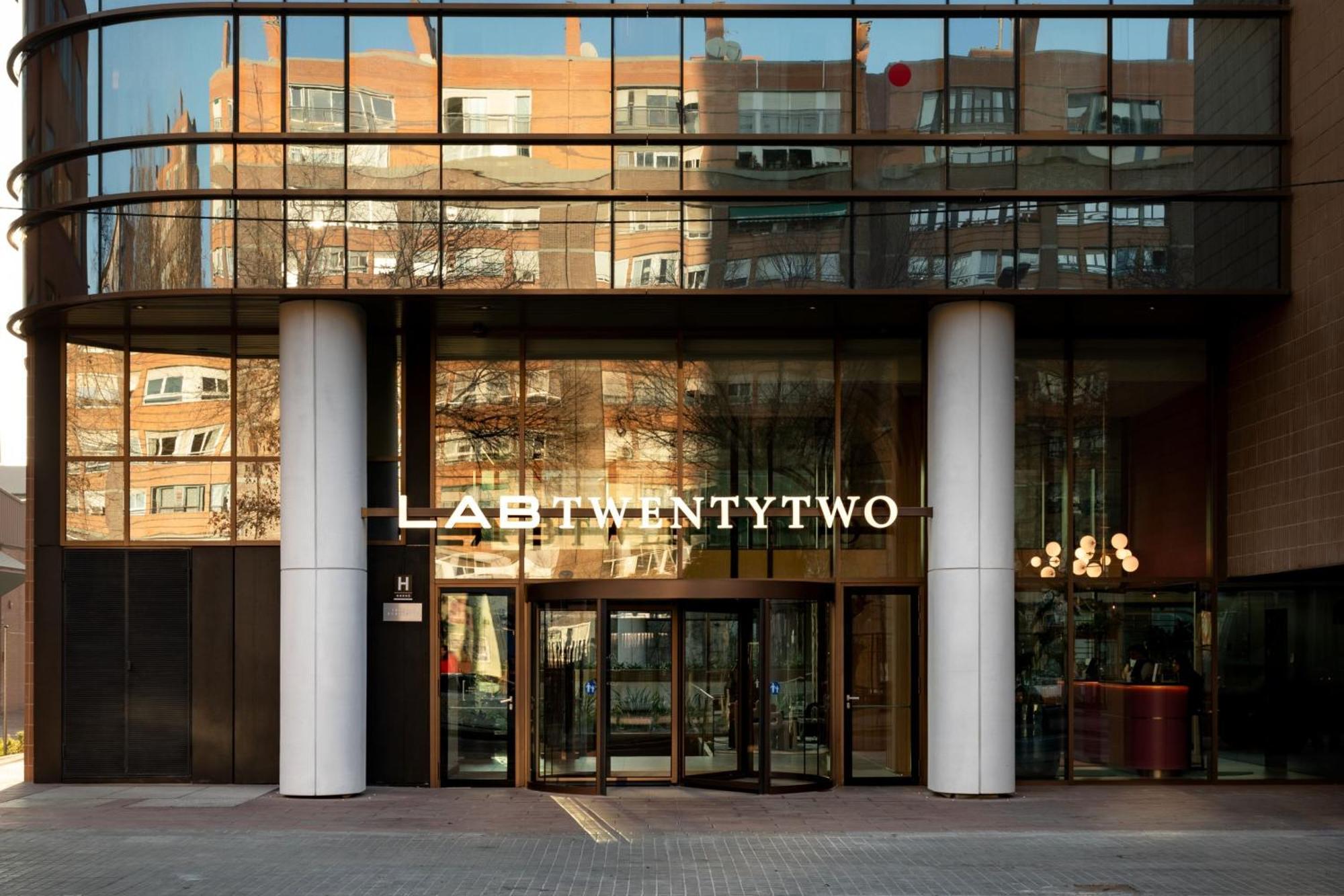 Labtwentytwo Barcelona, A Tribute Portfolio Hotel By Marriott Екстериор снимка