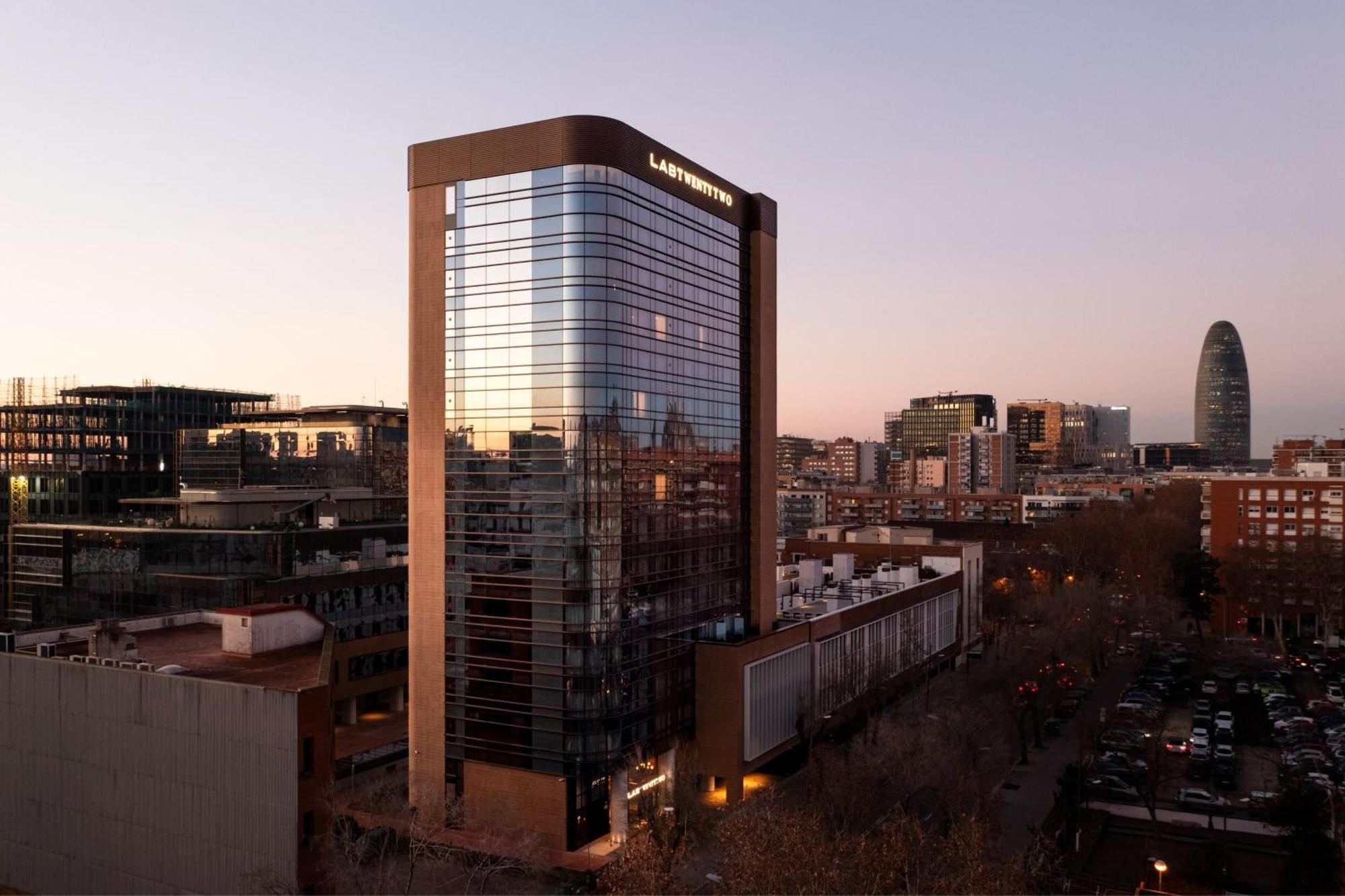 Labtwentytwo Barcelona, A Tribute Portfolio Hotel By Marriott Екстериор снимка