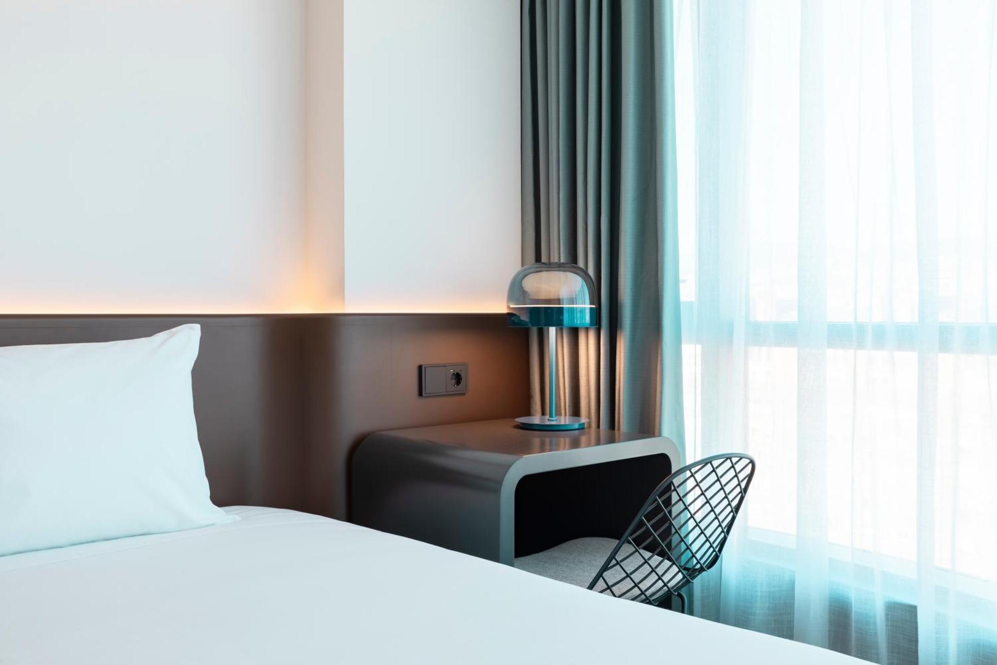 Labtwentytwo Barcelona, A Tribute Portfolio Hotel By Marriott Екстериор снимка